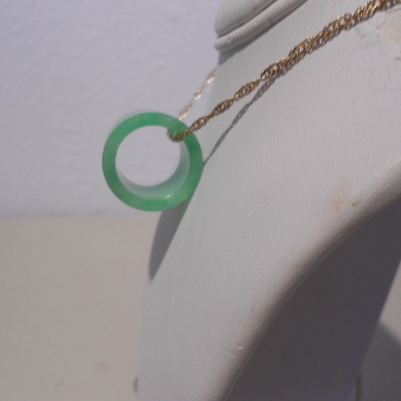 apple green barrel / silver chain or jade ring - Picture 2 of 6